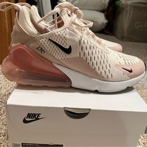 Like New! Nike Air Max 270 women’s 6.5 pink